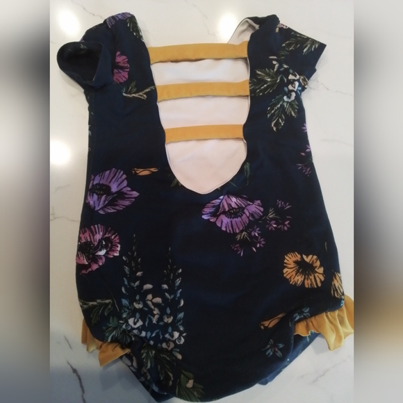 Busybod Leo Size 3 - Picture 2 of 3